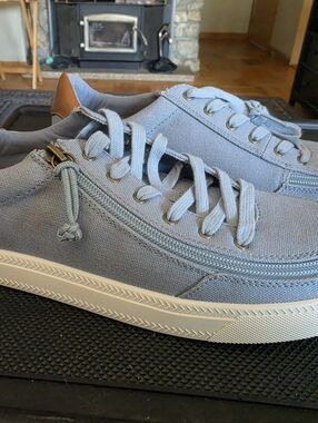 NWOT Womens Billy Classic Low Sneaker-8.5 Sky Blue